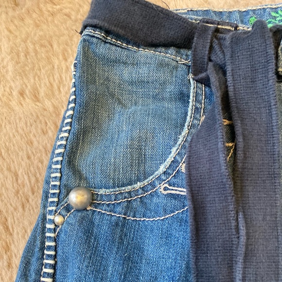 Guess Flare Low Rise Jeans - Picture 5 of 11